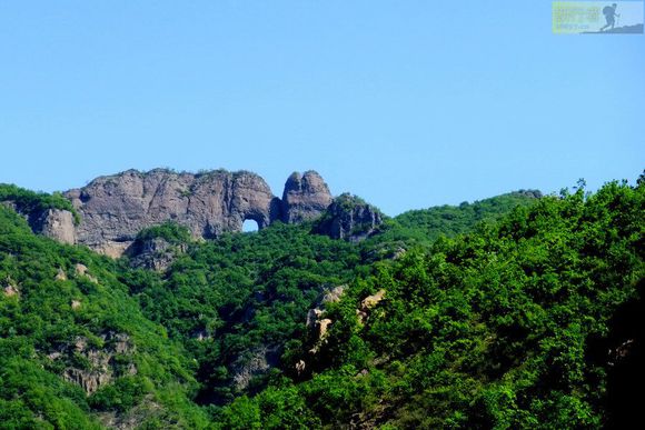 葫芦岛绥中象鼻山葫芦岛盛产水果,漫山遍野的果园是葫芦岛的骄傲,绥中