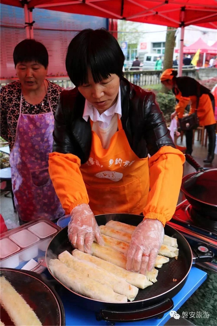 方前小吃-饺饼筒