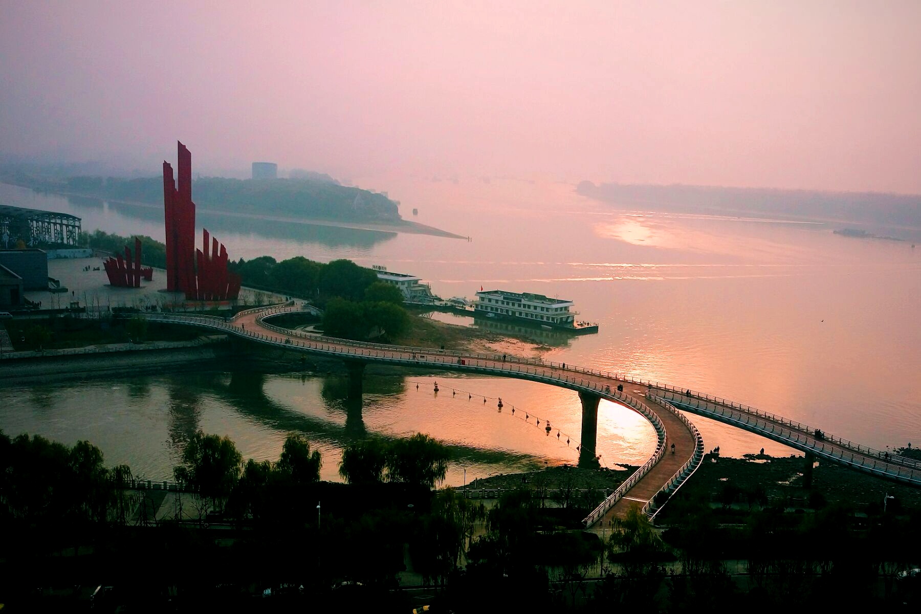 扬子江畔 坐看夕阳
