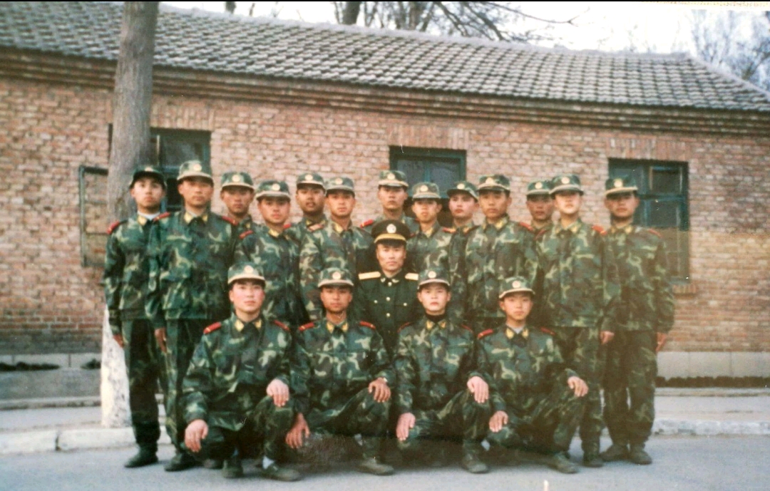 新兵下连前合影,114师师直教导大队三中队三排退伍合影