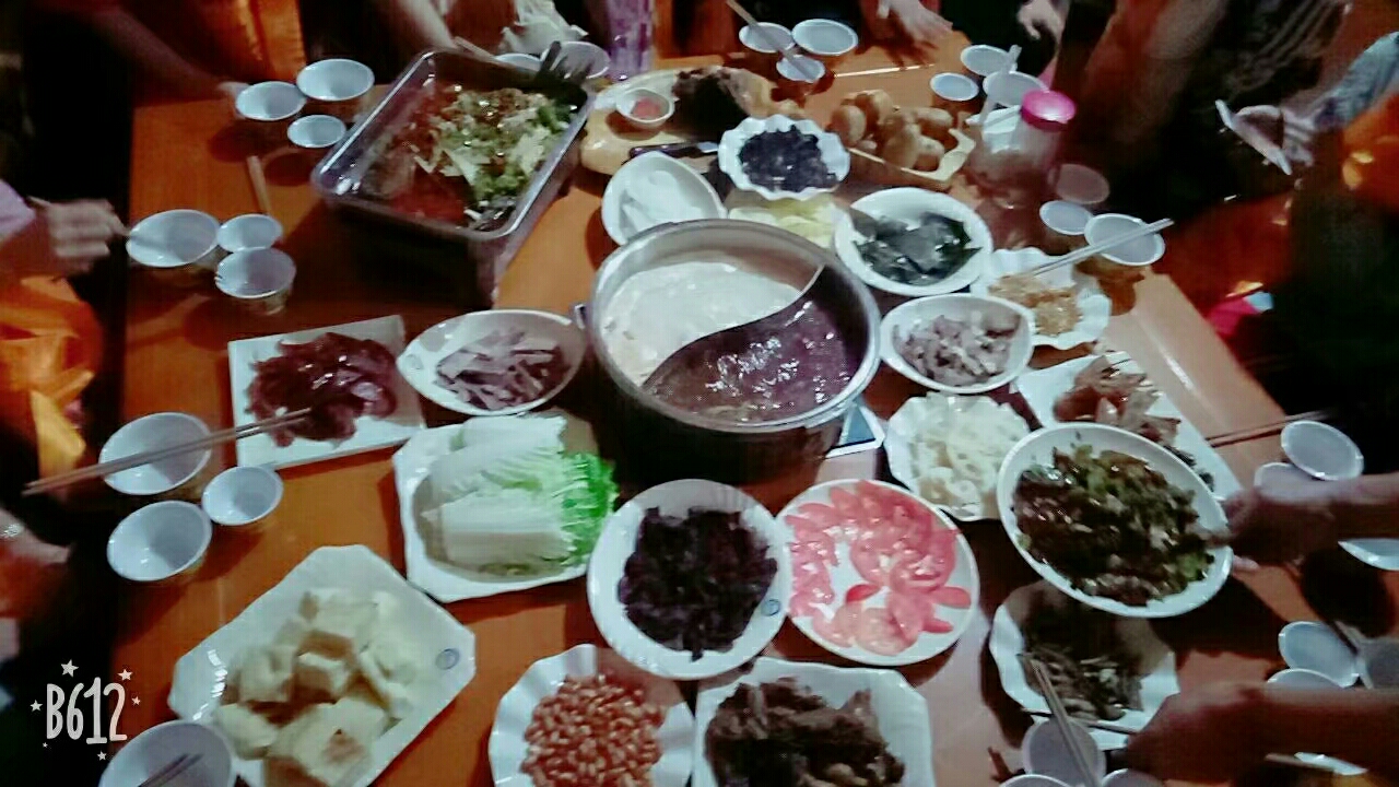 品尝摩梭走婚宴