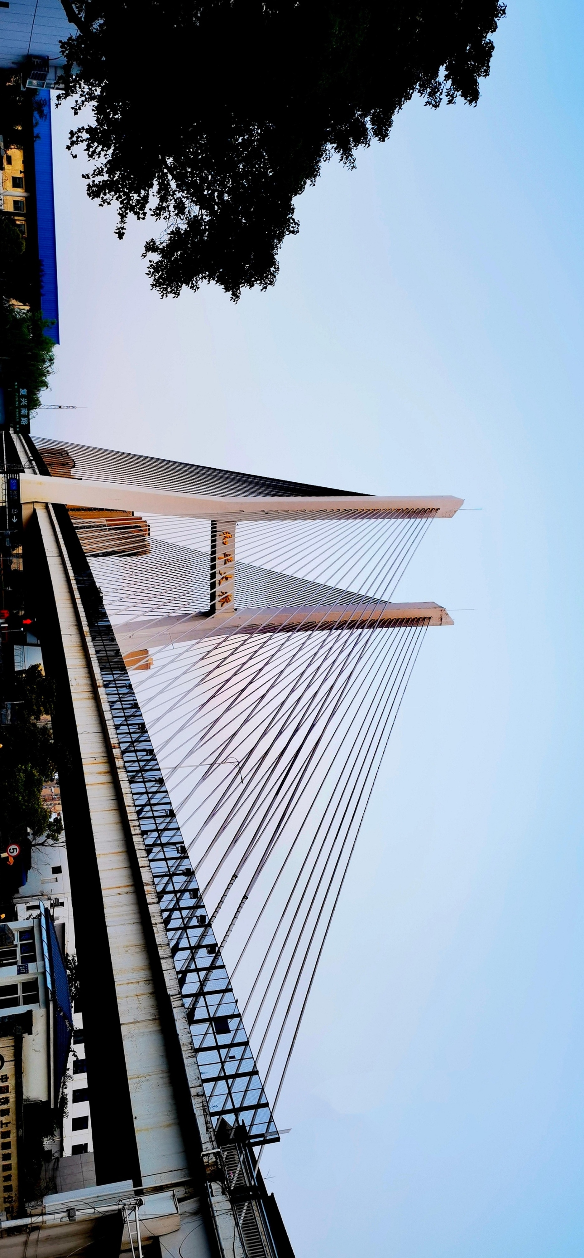徐州和平路东延工程跨铁路立交桥西引桥起自和平桥,以高架桥跨京沪