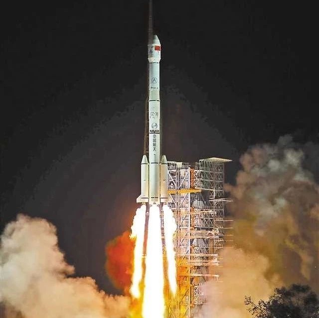 你听任了岁月的磨砺  但又不为之弯下身躯  72年风雨沧桑  72年努力