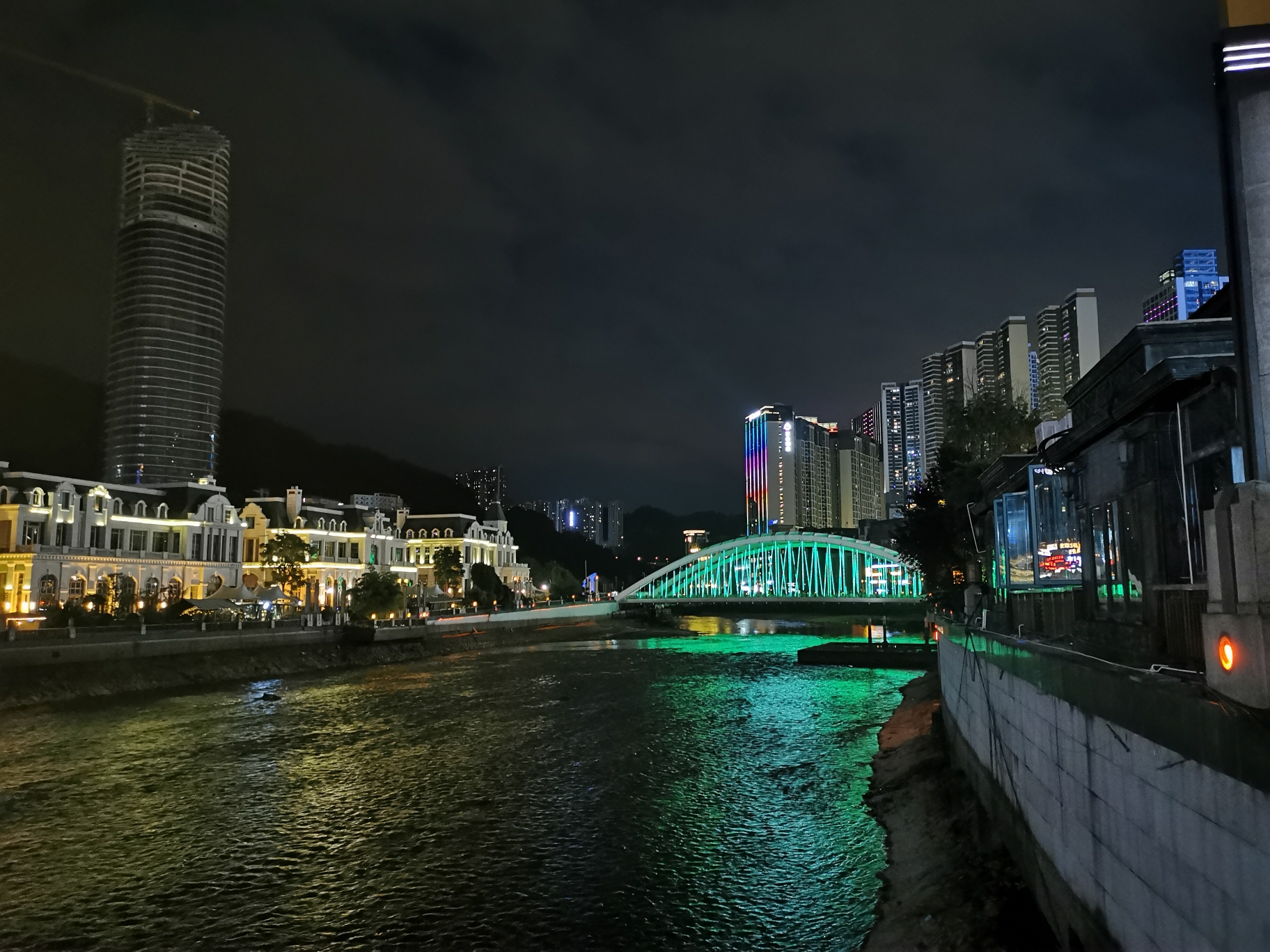 贵阳未来方舟夜景手机掠拍