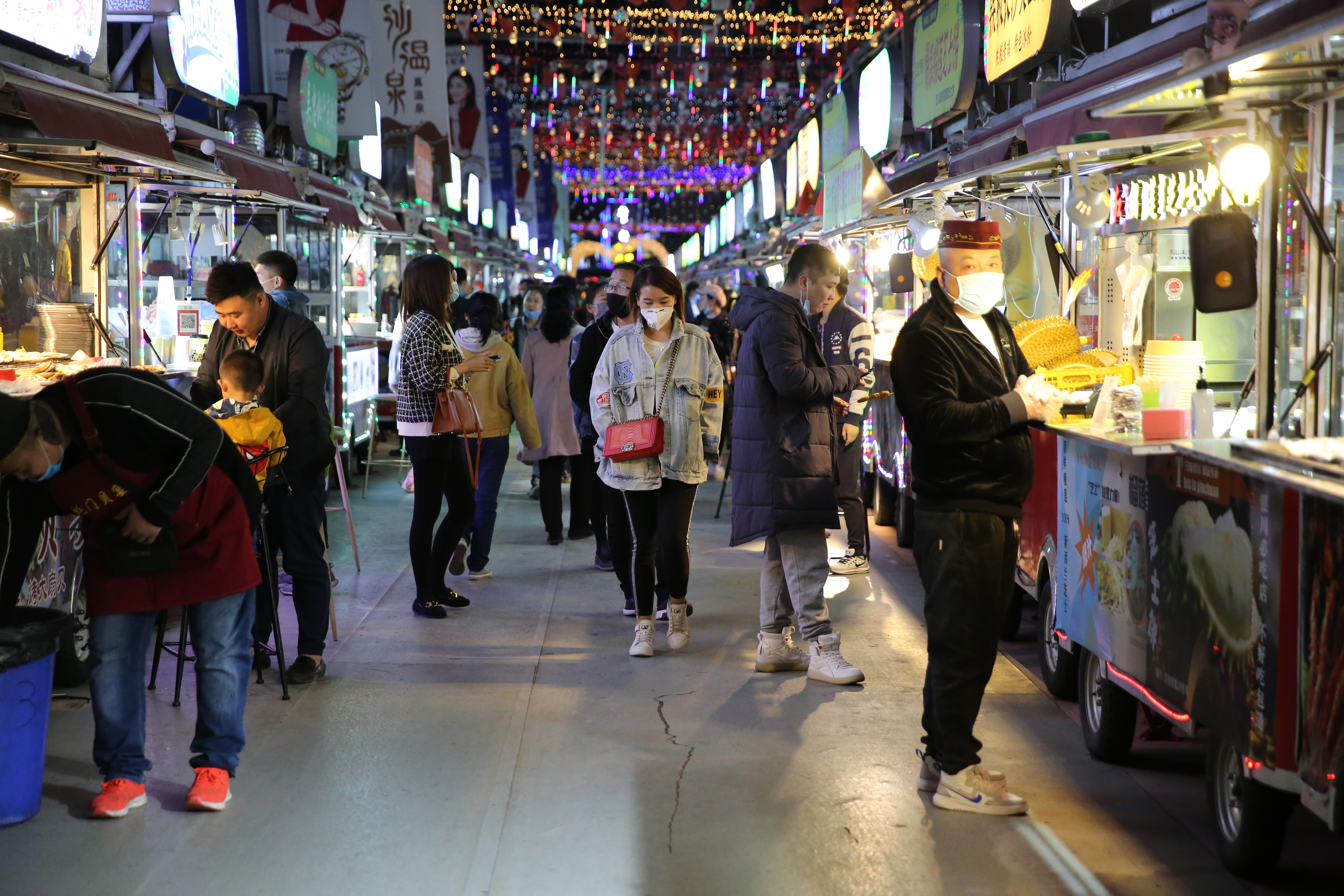 银川最年轻的夜市:鼓楼尚街夜市