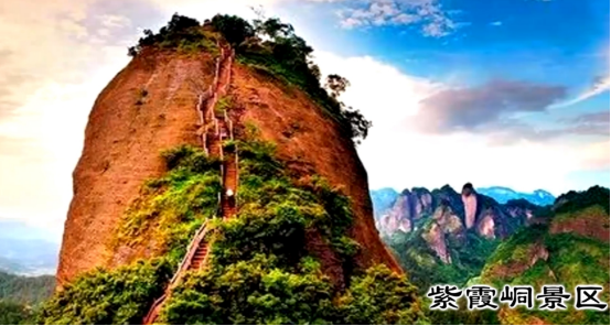 崀山龙头香位于崀山八角寨景区,在八角寨寺院遗址北,从主峰中突出50米