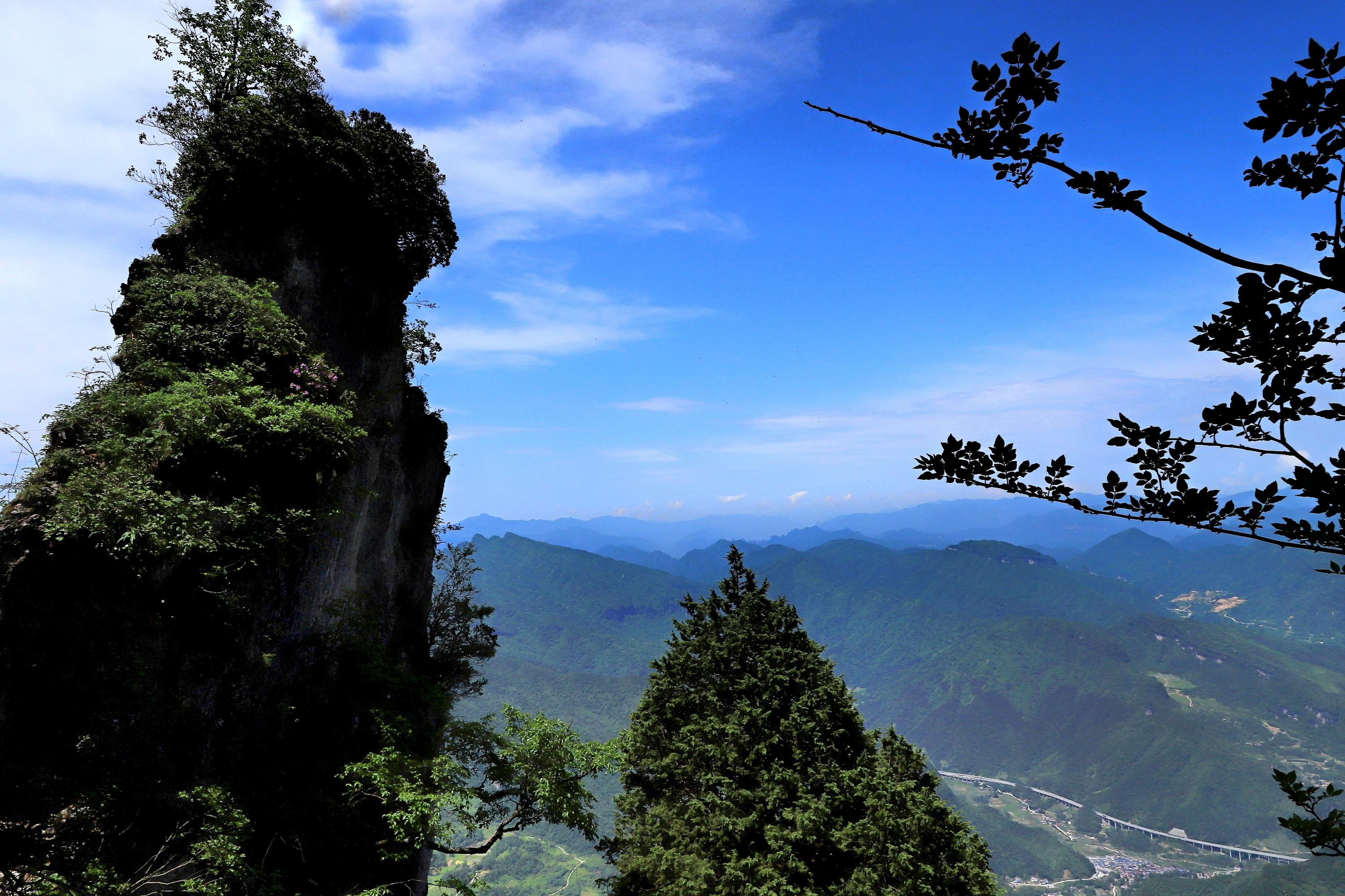 首发汉中龙头山风光