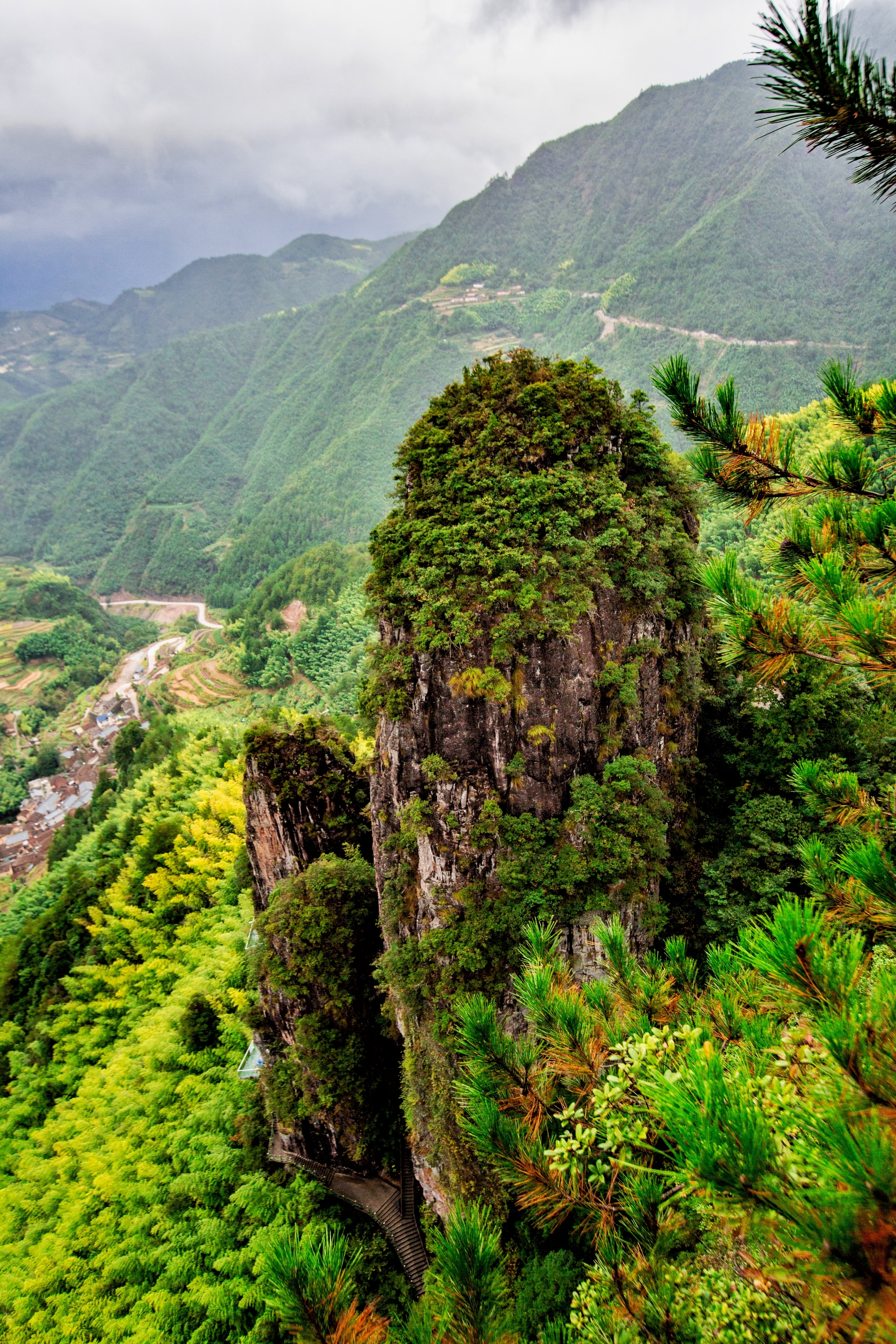 南尖岩景区是aaaa级旅游区,位于遂昌县王村囗镇石笋头村