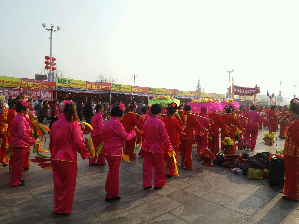 中国淮阳祭拜人祖伏羲二月二庙会