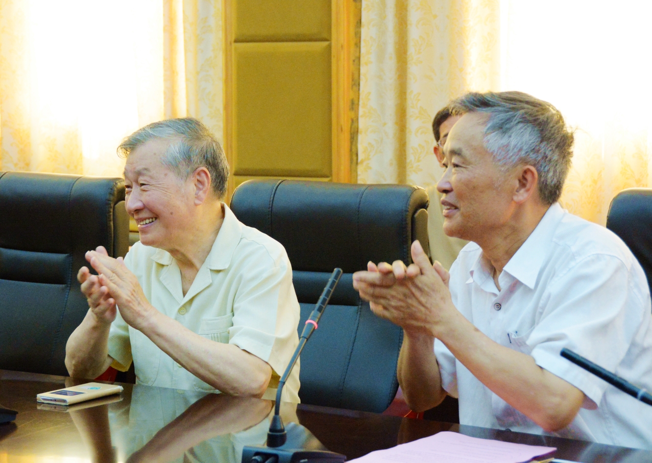 凤凰归来奇迈花开原龙岩师专77级物理班庆祝母校龙岩学院60周年华诞