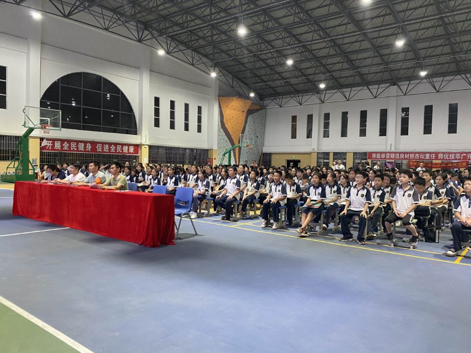 丰城市昌黎学校初中部召开学生会干部竞选大会暨"好习惯益终生"专题