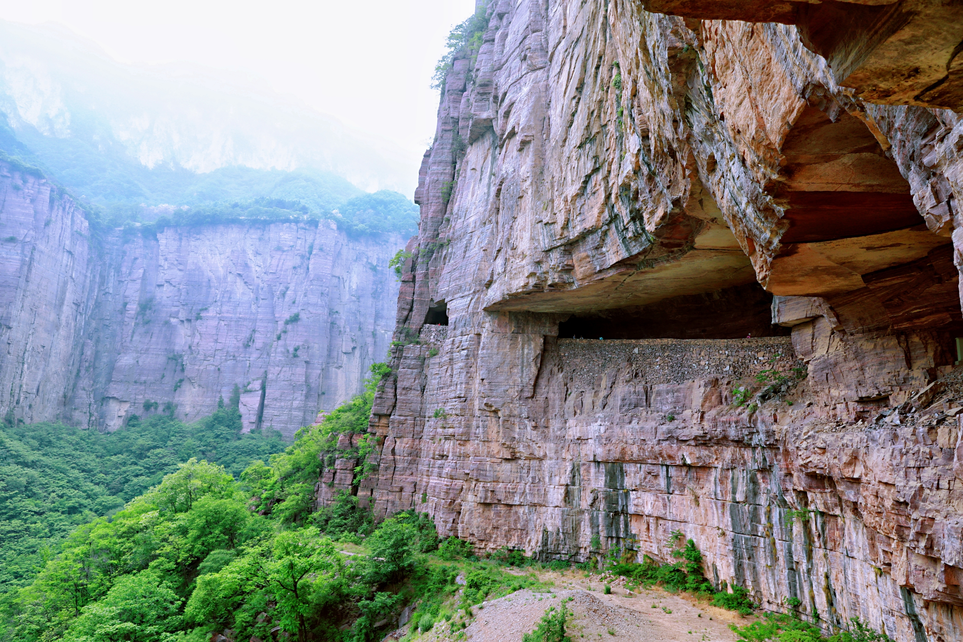 壁挂公路郭亮村