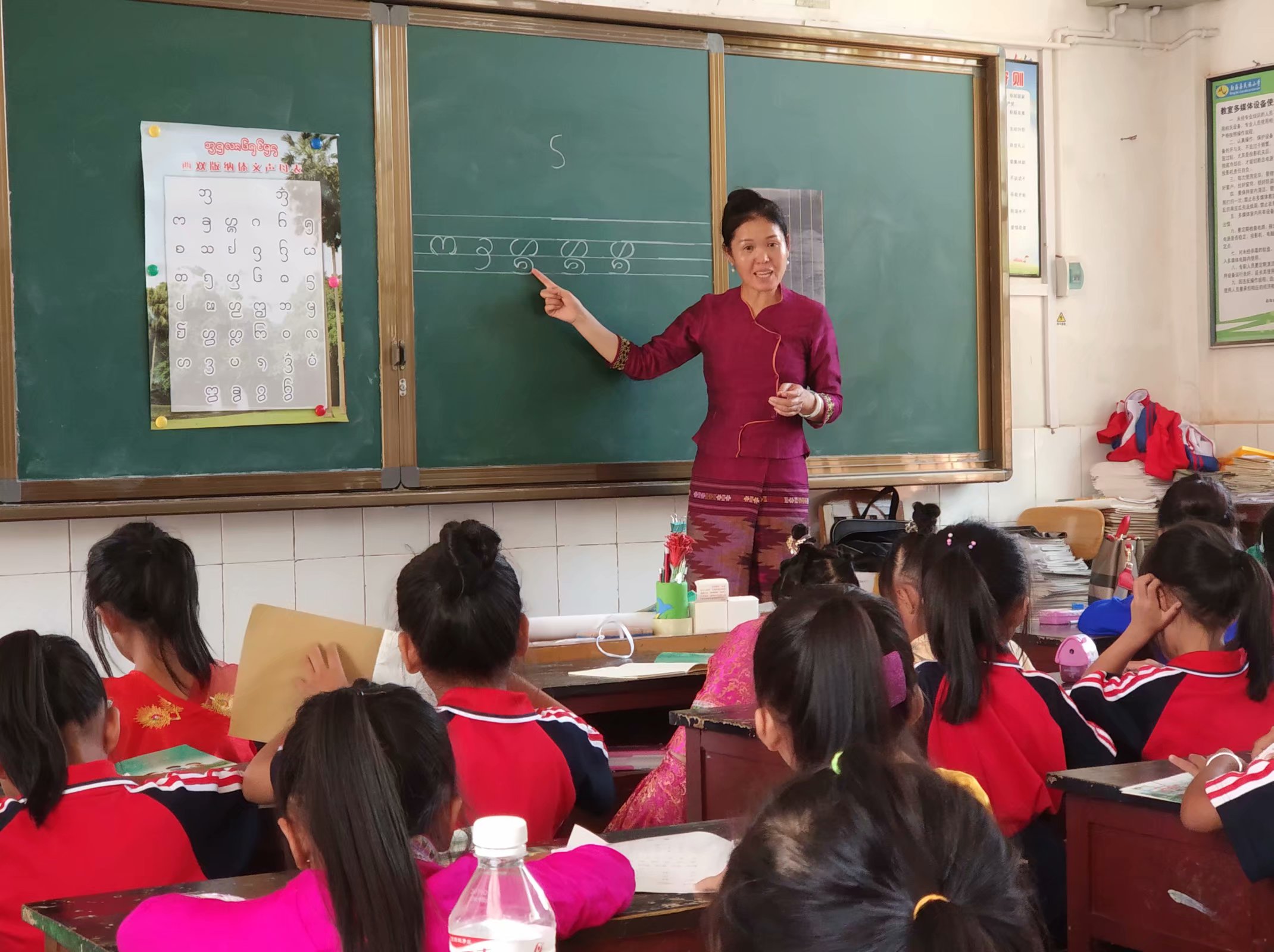 勐海县民族小学庆祝元旦暨民族文化教育成果展示活动
