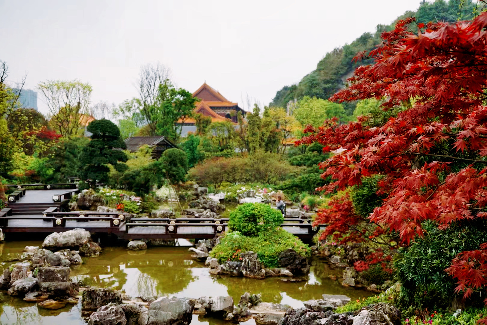 贵阳泉湖公园紧邻西普陀寺