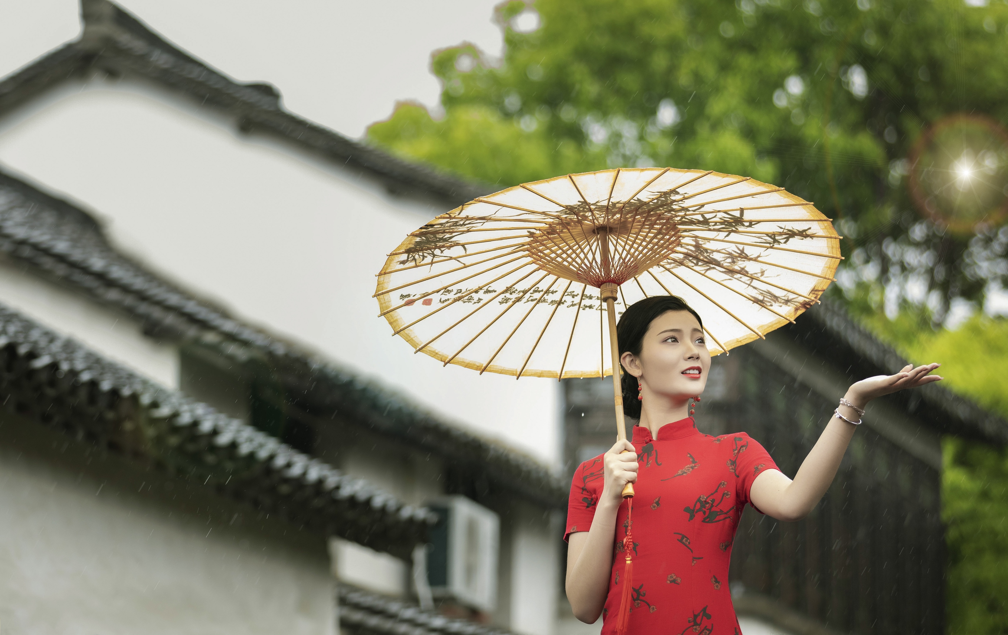 《古镇旗袍》拍摄于上海新场古镇