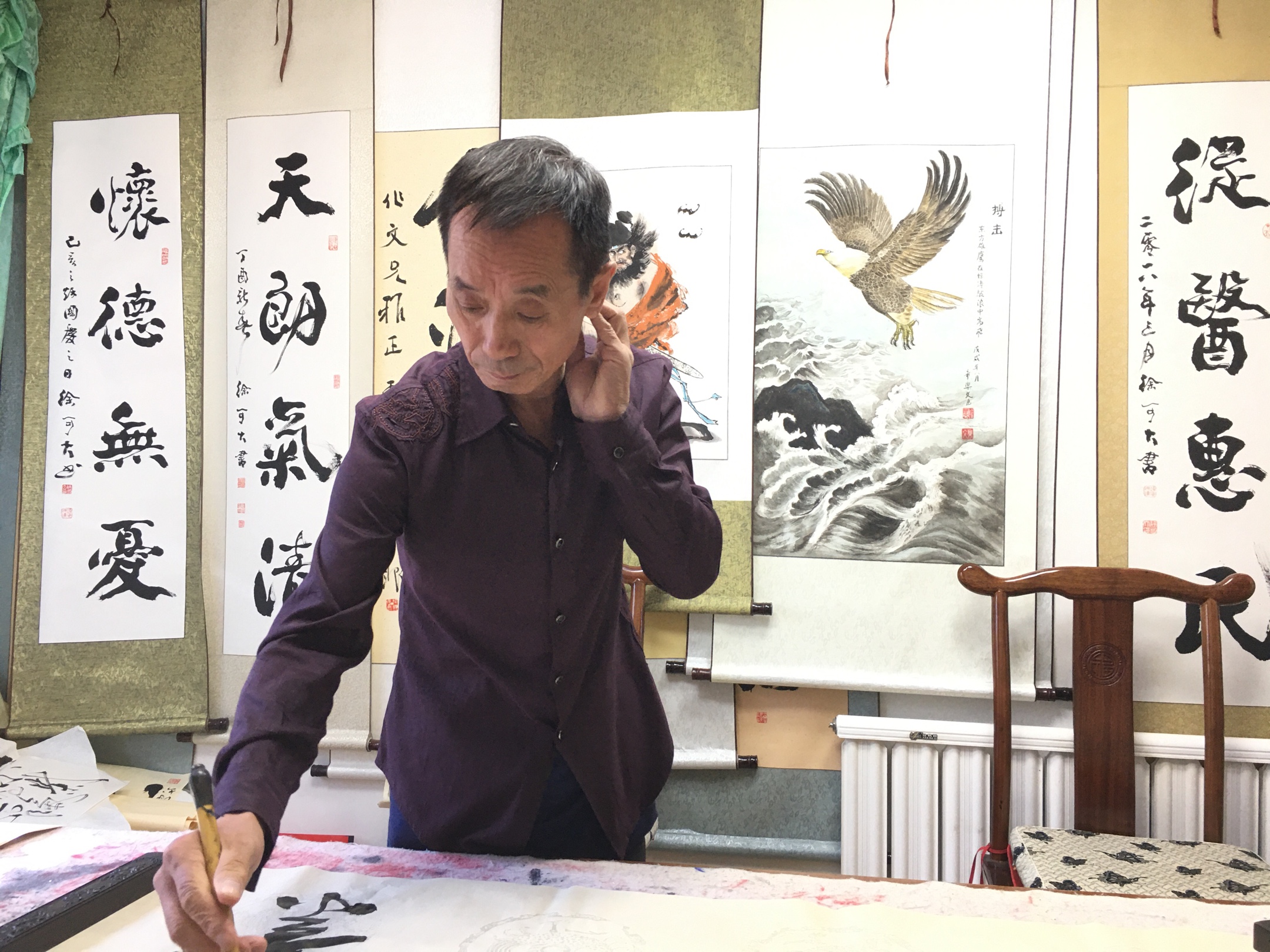 深圳启运诊所刘鹏主任邀请著名书画家马王金威昕著名书画家韩进川企业