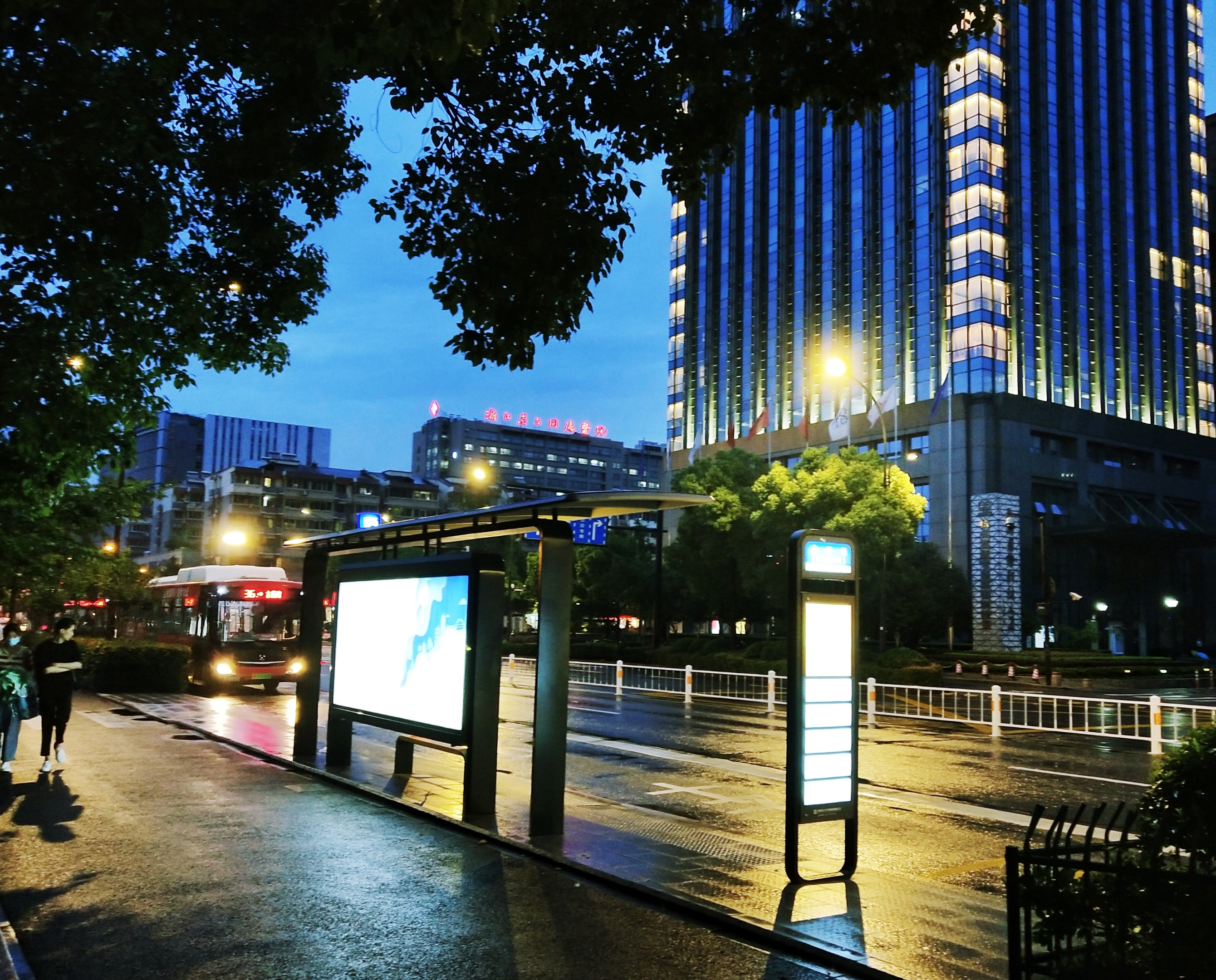 雨天街景(首发)