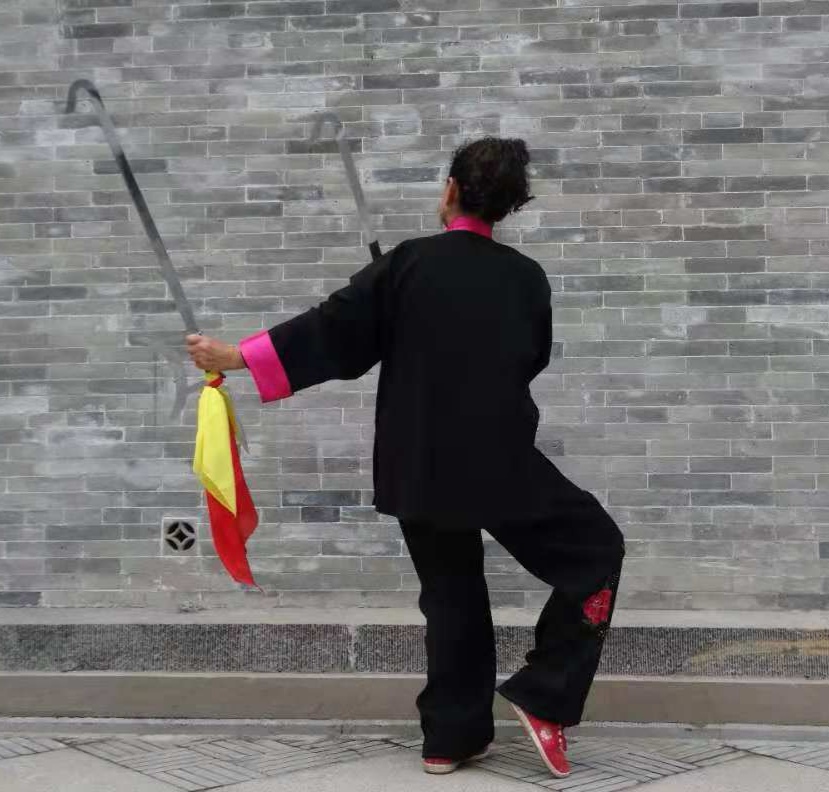 窦尔敦虎头双钩
