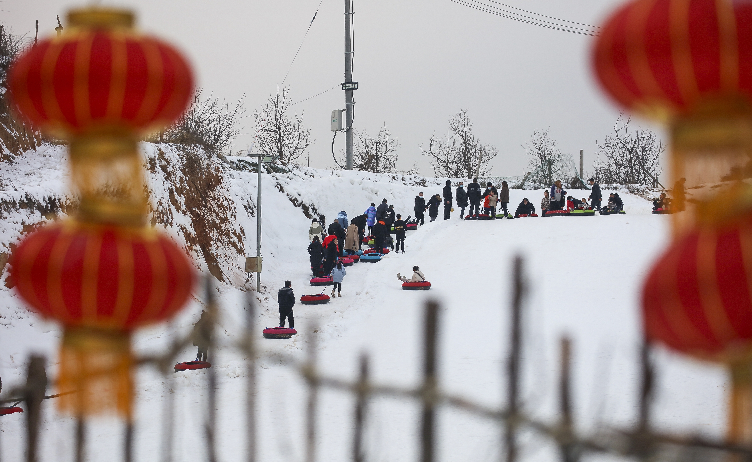 〈首发〉冰雪王国卧龙湾, 滑雪观冰乐天翻