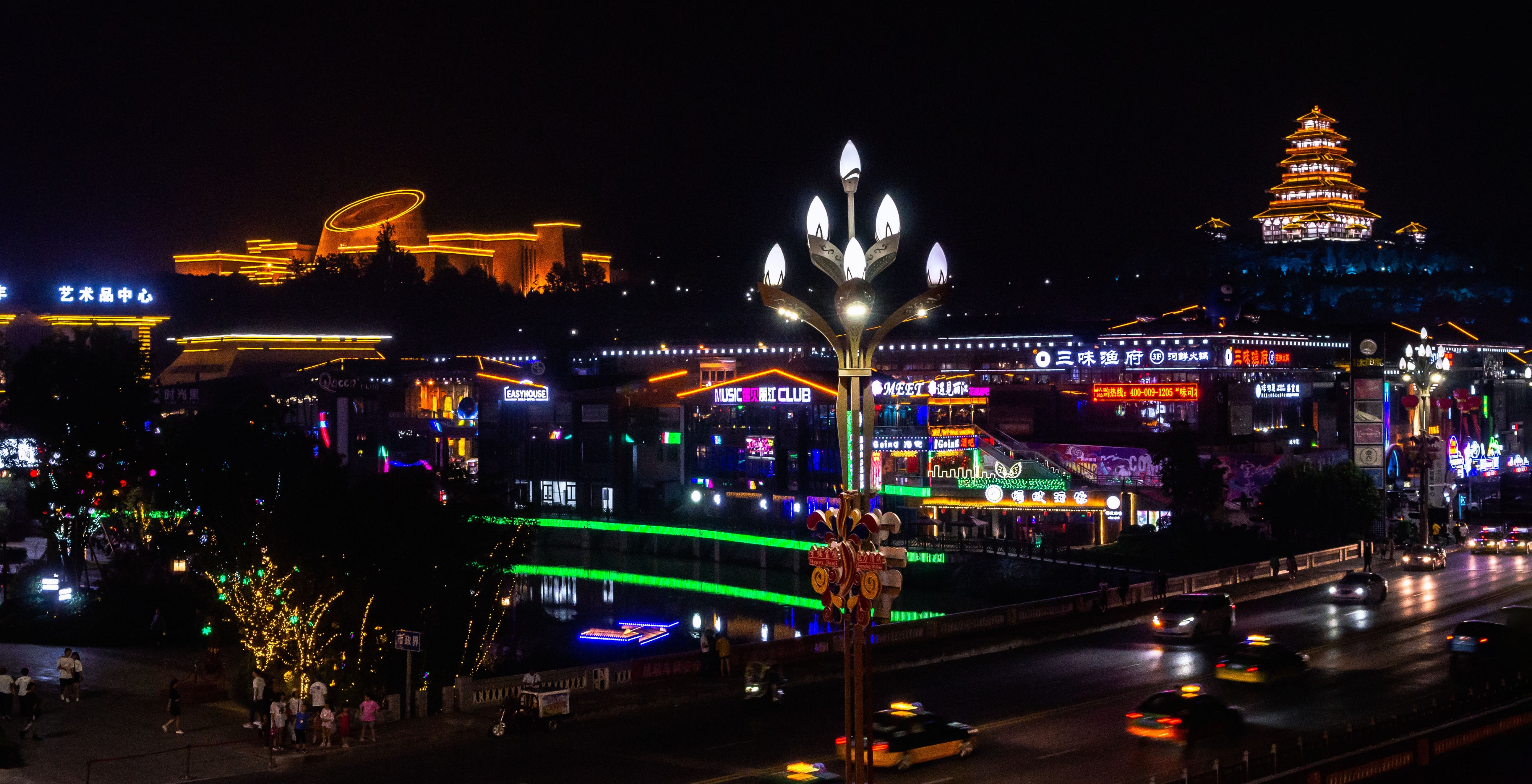 《宝鸡陈仓老街的夜景》 摄影:未完的旋律