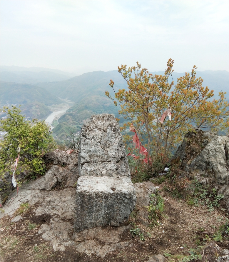 汉中宁强阳平关龙门洞古镇鸡公山观音寺回民街子龙广场休闲游