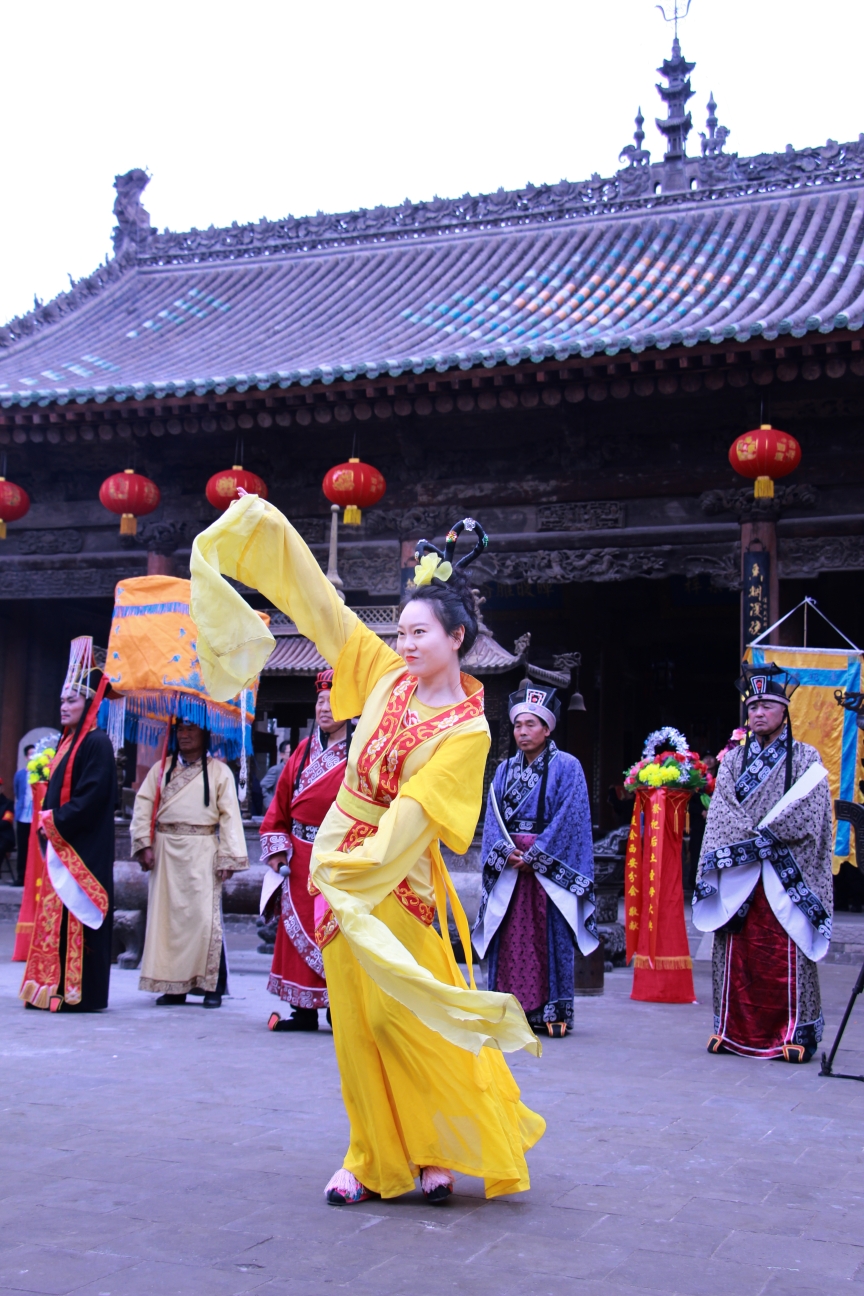 尤其在后土圣母诞辰之日(农历三月十八)和十月初五庙会期间,善男信女