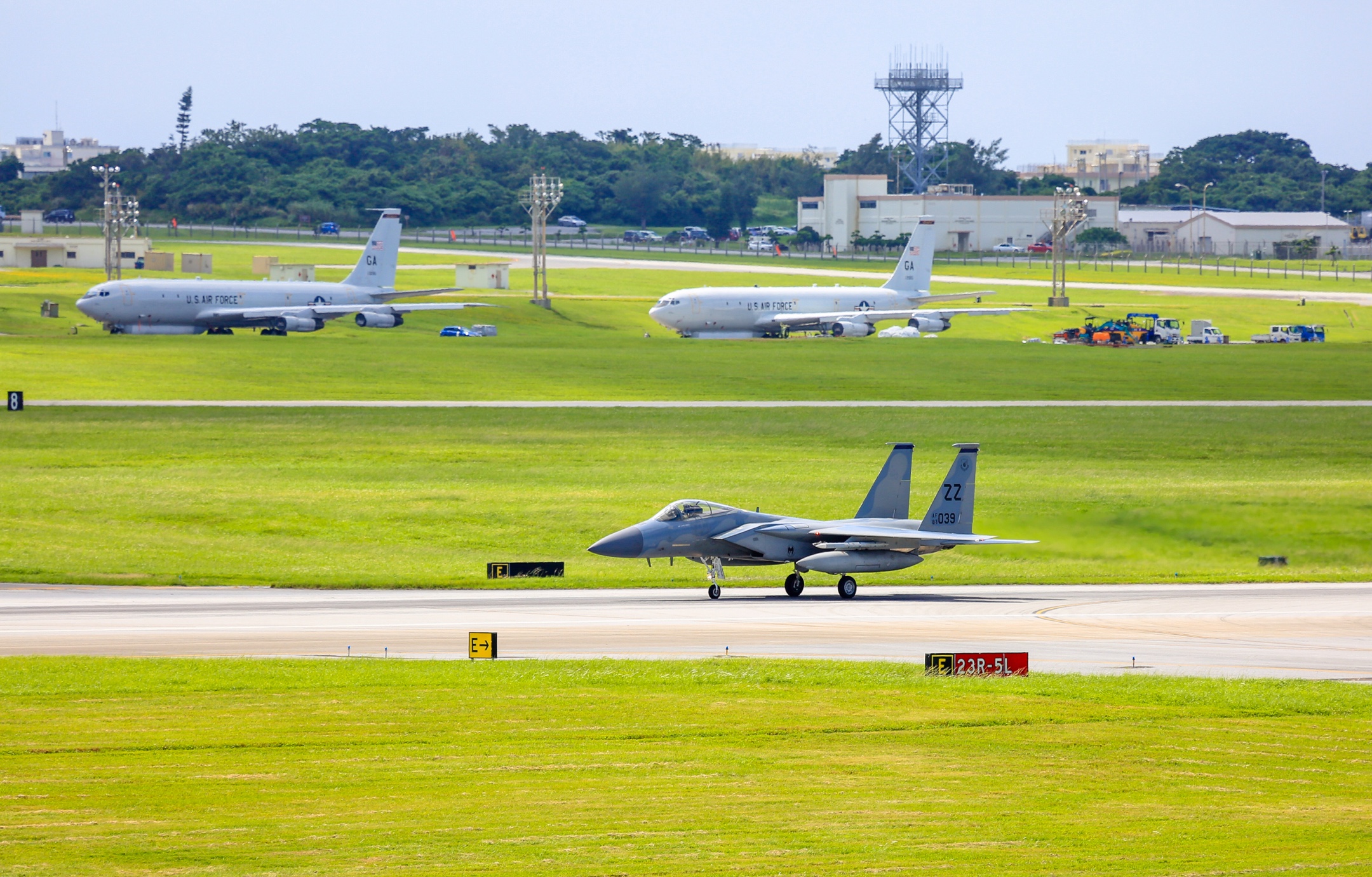 2018914旅拍美国驻日本冲绳嘉手纳空军基地的各型军用飞机