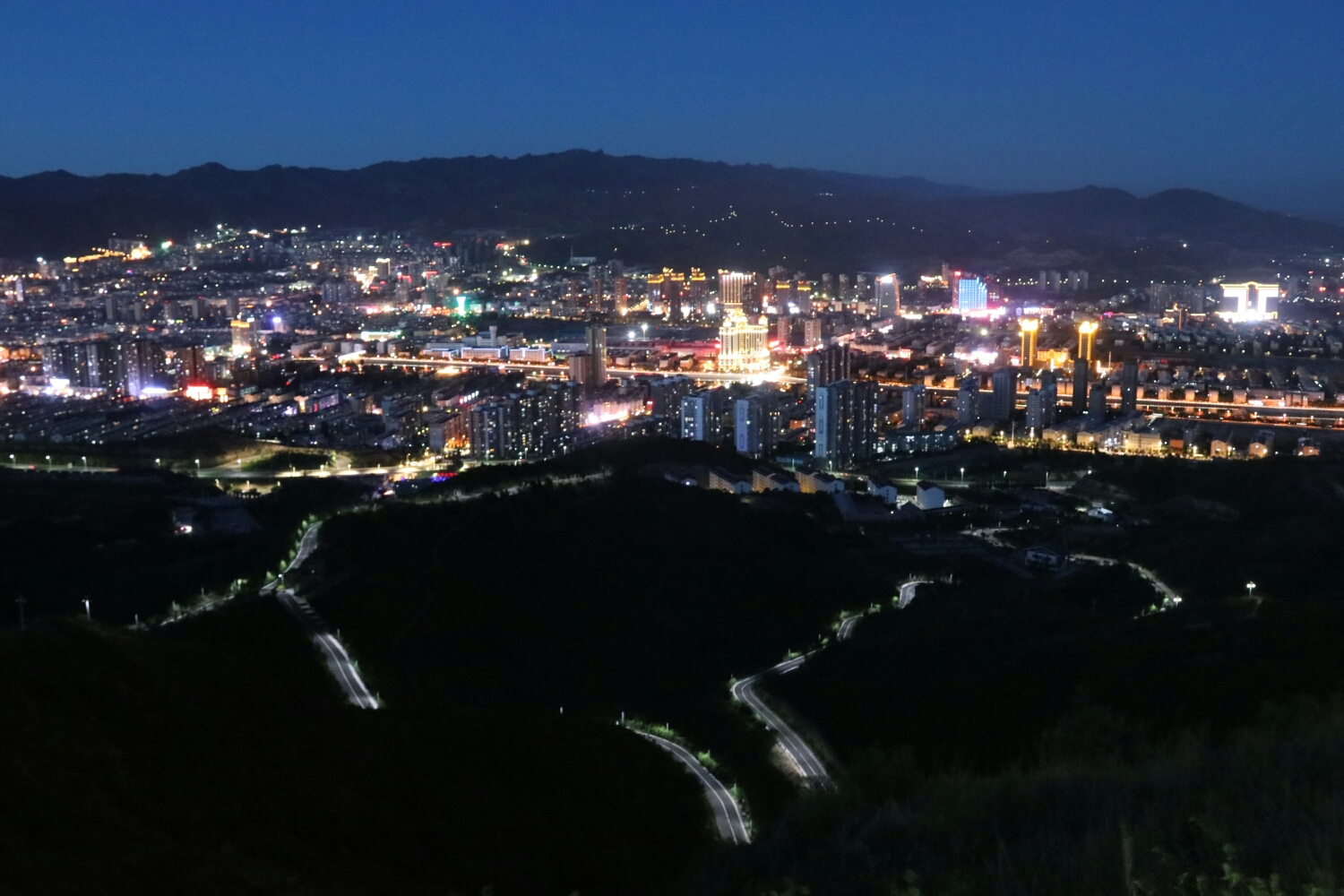 夕阳下的八角台