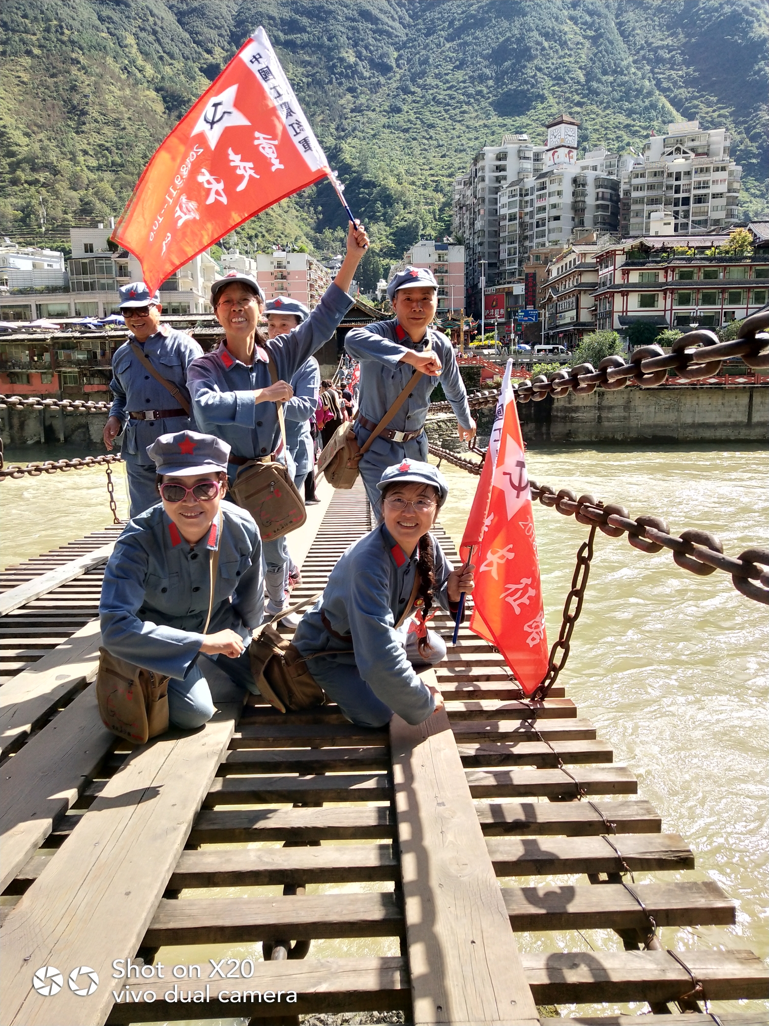 重走长征路19大渡桥横铁索寒红军飞夺泸定桥