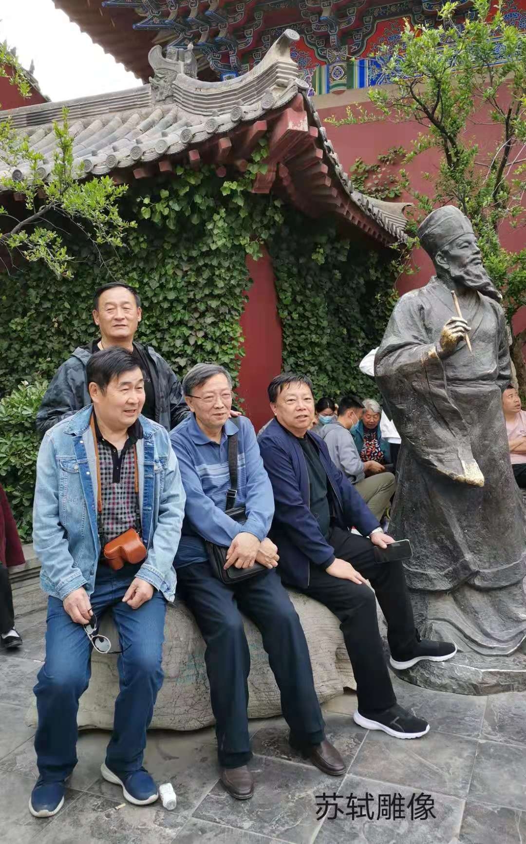 祖籍河北栾城,北宋文学家,书法家,美食家,画家,历史治水名人