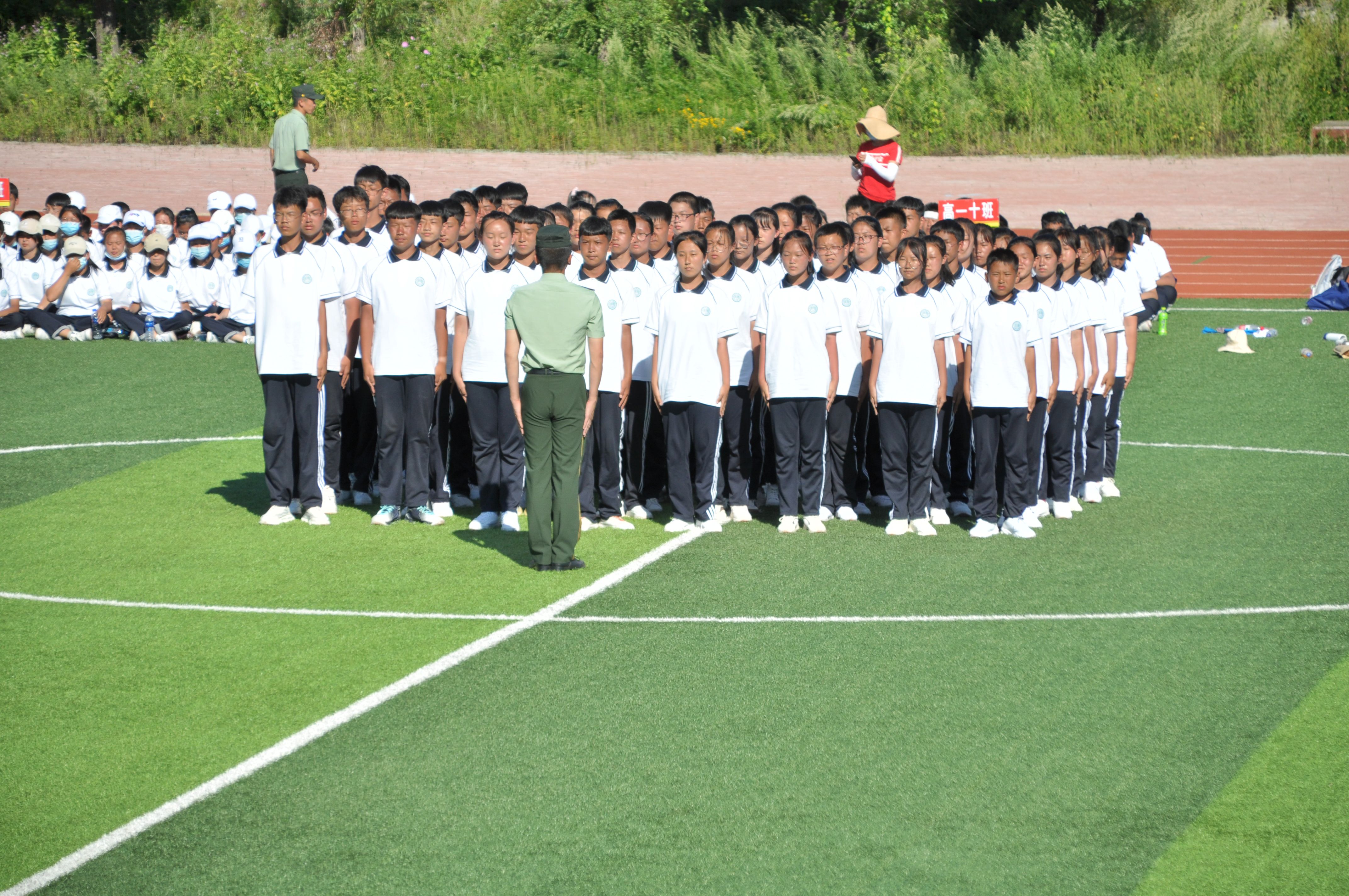 海林市高级中学高一新生军训