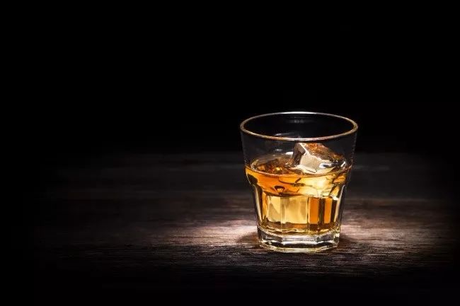 送你一首歌端起这杯酒