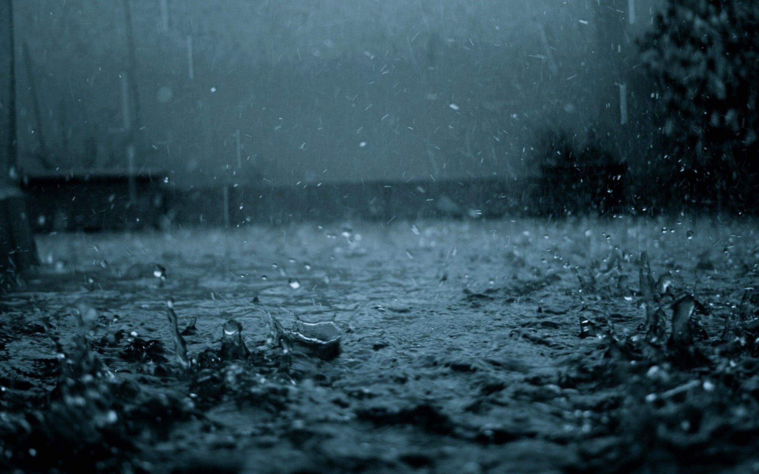 淋雨图片伤感不打伞男：男人淋雨图片唯美 - 伤感说说吧