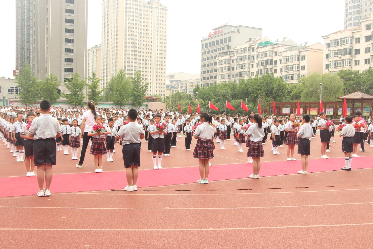丹东市实验小学2018届新队员入队仪式