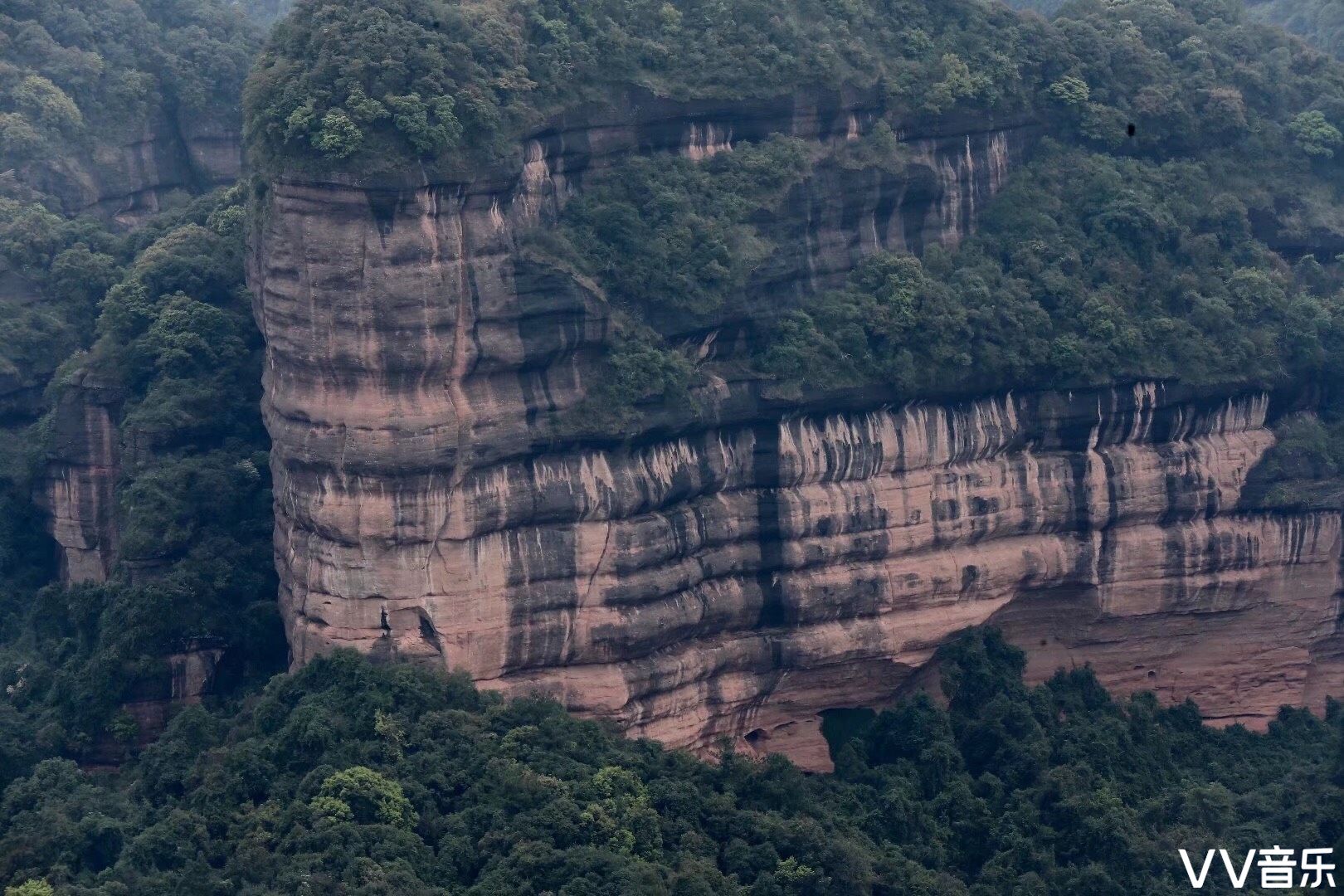 丹霞山的陡崖