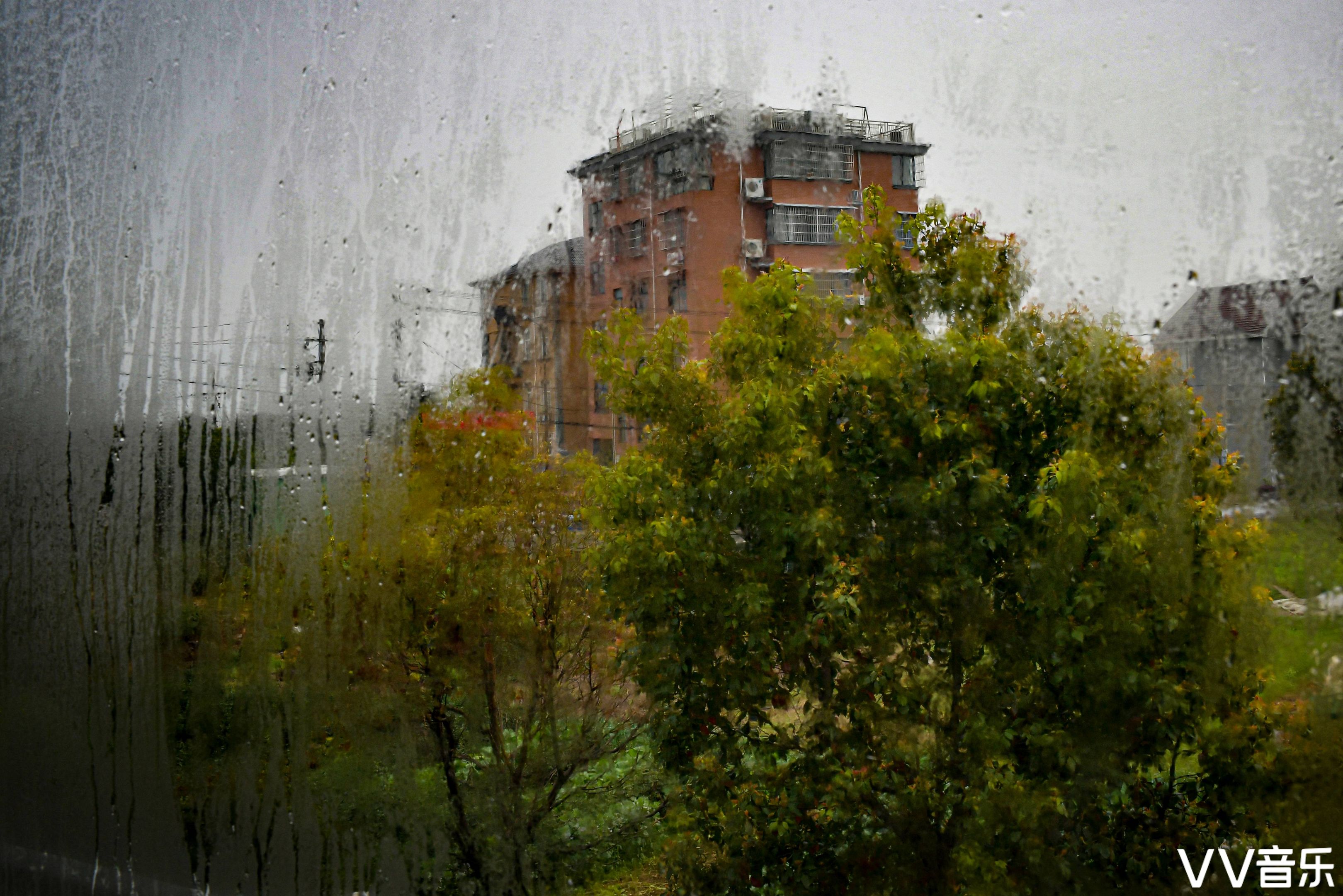 雨天窗外的风景