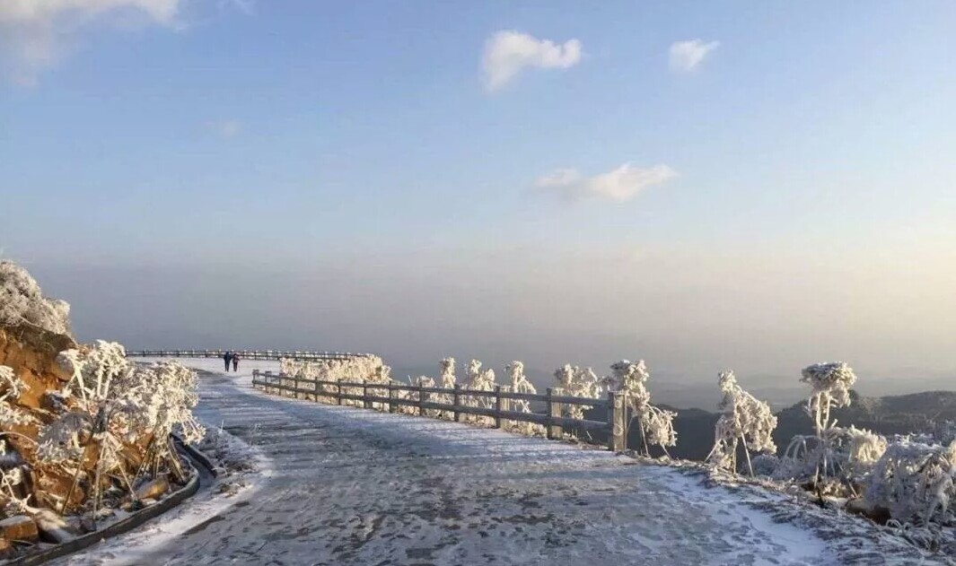 资兴回龙山雪景走红朋友圈