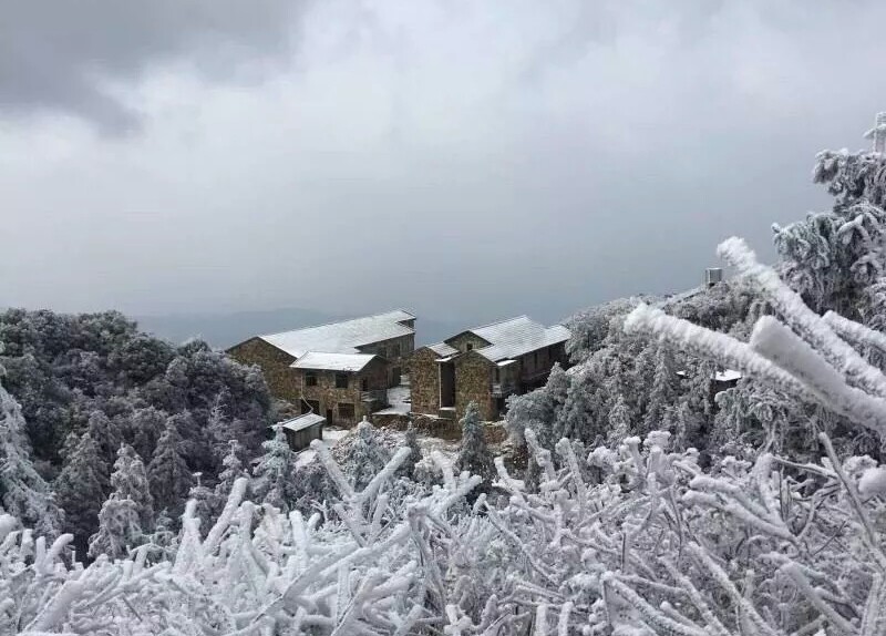 资兴回龙山雪景走红朋友圈