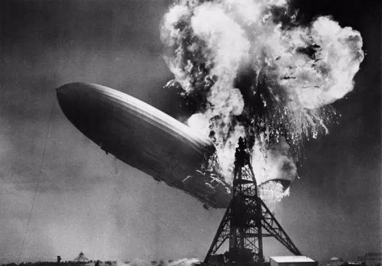 24,the hindenburg disaster - 兴登堡灾难图片中的德国兴登堡号飞艇