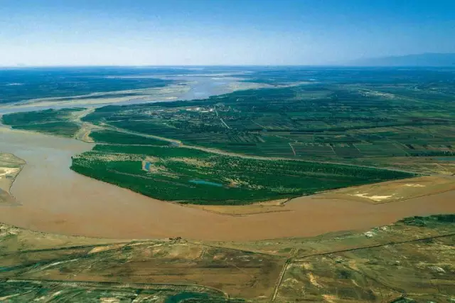 黄河南岸平原图片