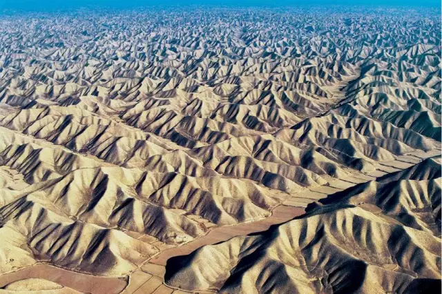 皋兰县的黄土高原地貌,1984年.