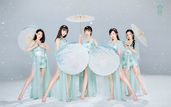 召唤仙女七朵组合变身古风青蛇强势回归