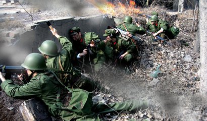 我想你呀扣响最后一个复仇的子弹紧握着钢枪指向敌人前沿你瞪着仇恨的