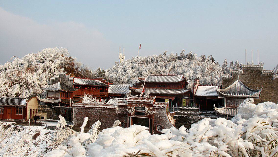 "明山叠翠"是芷江八景之首.