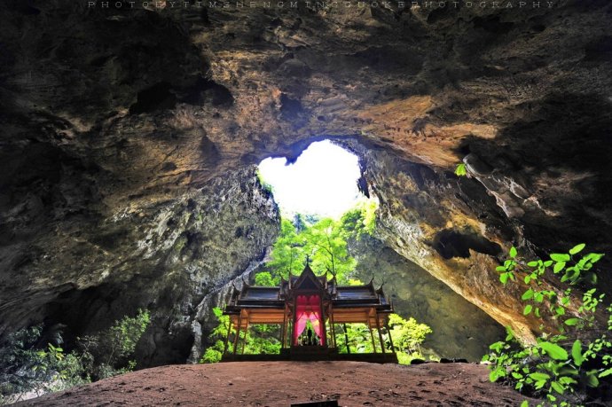 泰国神奇天坑帕亚那空山洞