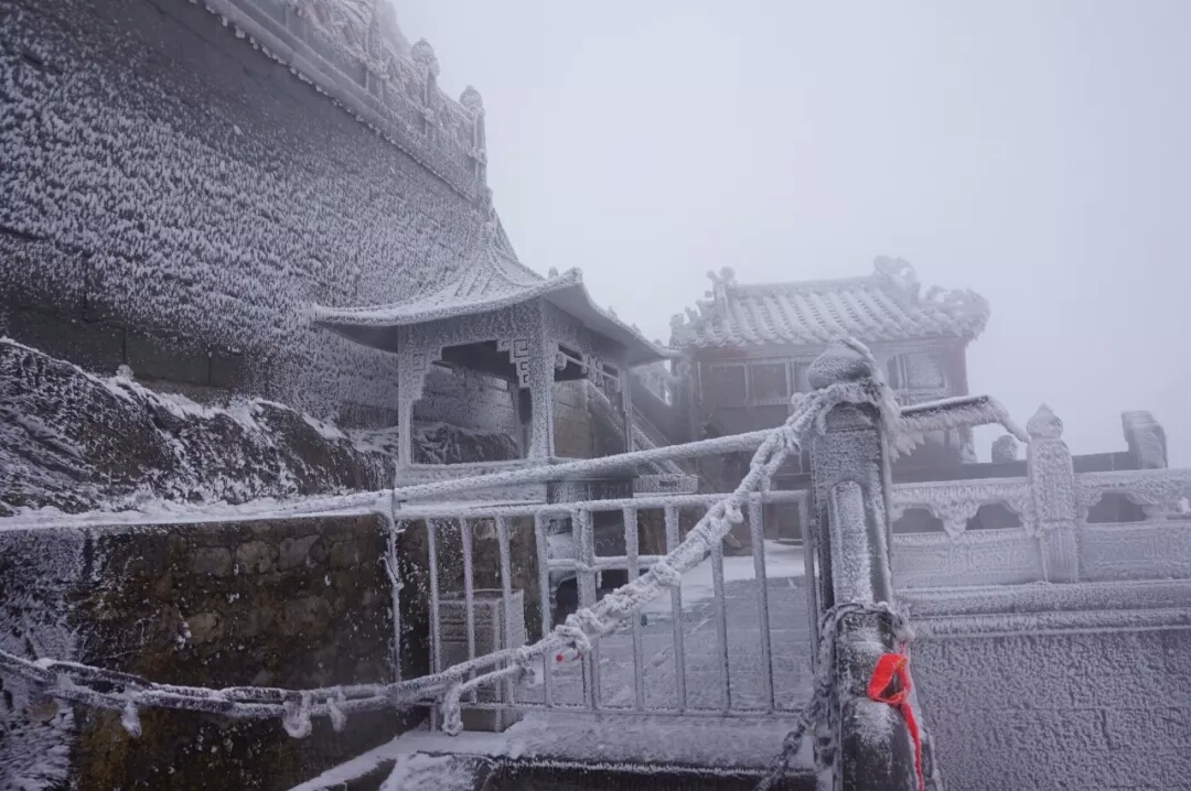 武當山雪景美