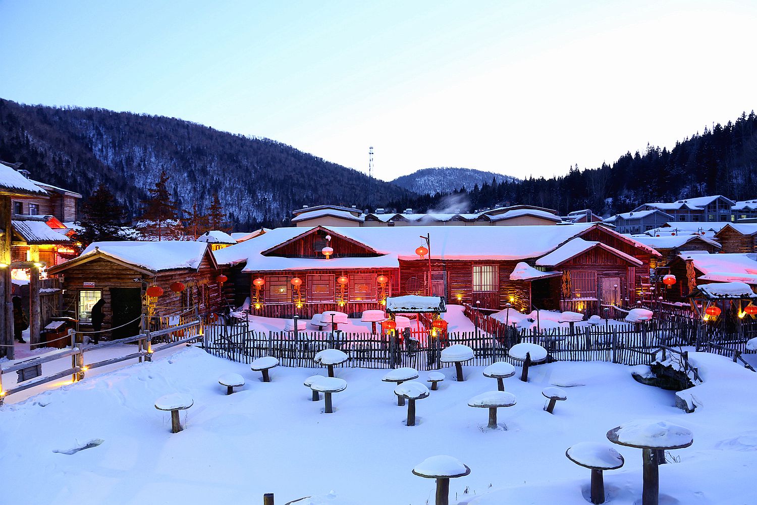 摄友在哈尔滨陶老师的带领下来到黑龙江大海林雪乡拍摄向往以久的雪景