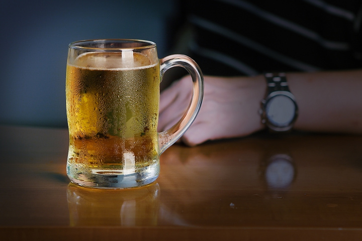 简洁朗诵《寂寞如花》作者:碑林路人