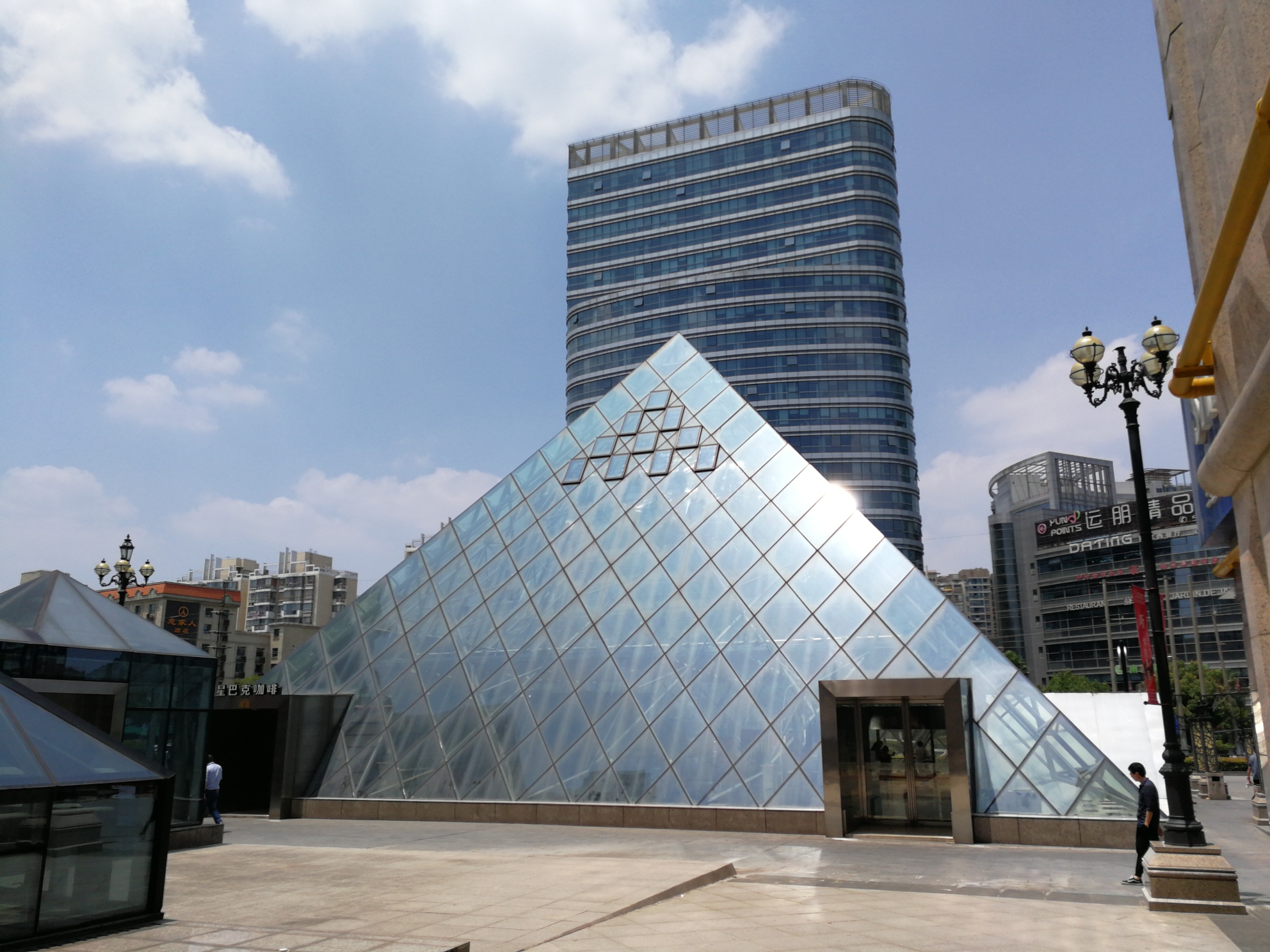 2018年6月22日上午赴上海普陀区金沙江路真北路口118广场意大利威尼斯