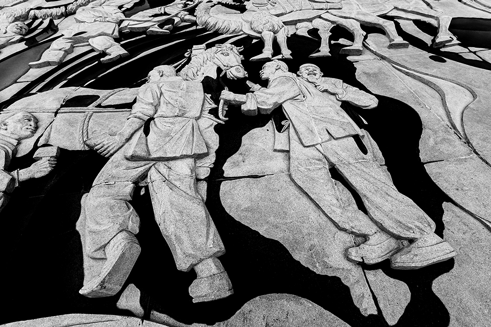 (首发)大型地面浮雕